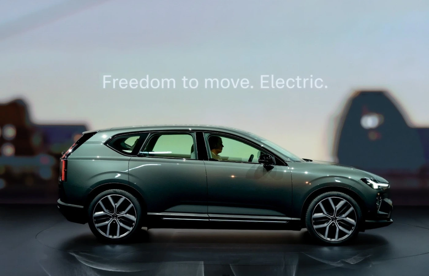 Volvo introduces its all-new EX60 electric SUV | 810 Km of Range!